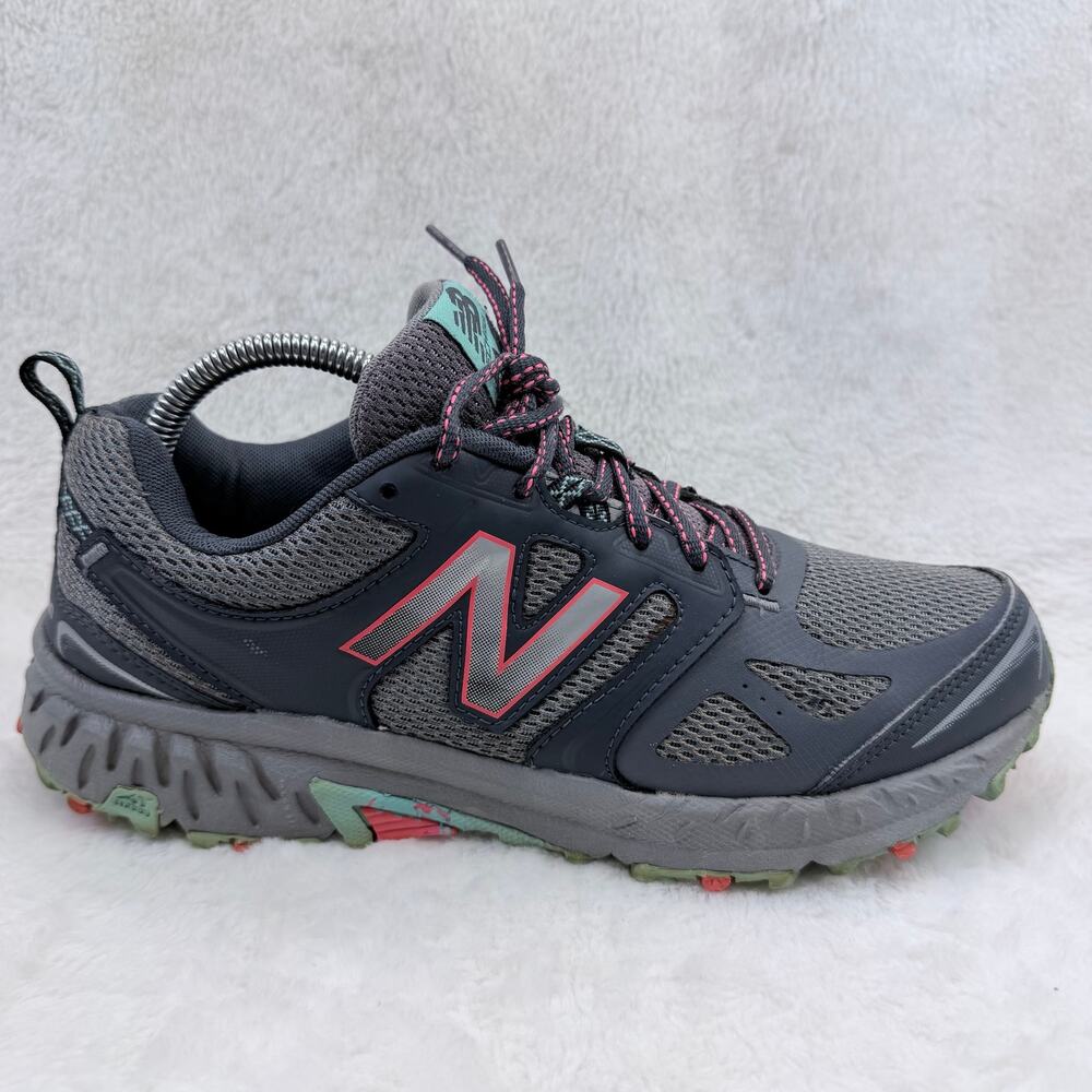 New Balance DynaSoft Tektrel Trail Running Shoes Womens Wide Size 10 Gray Pink